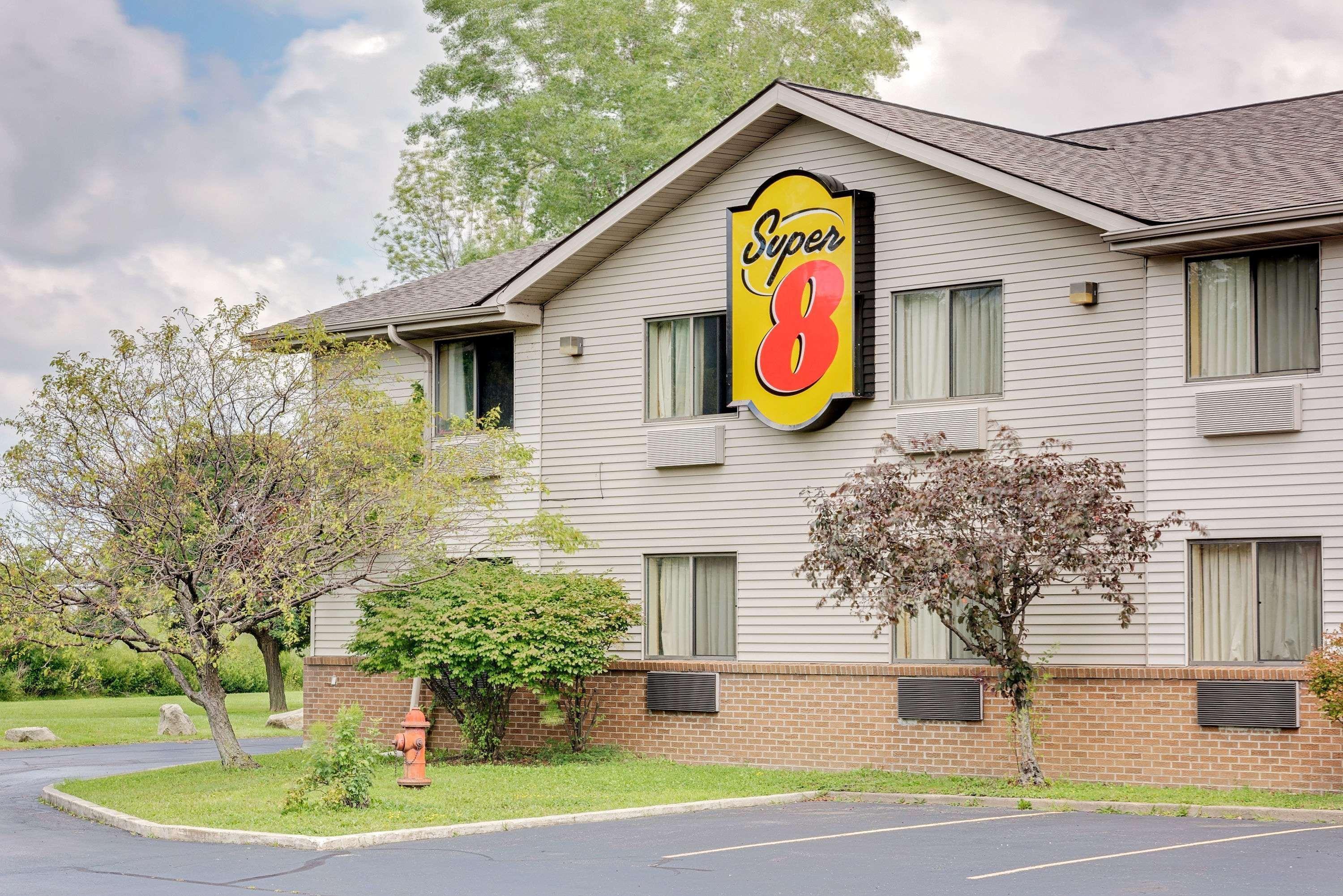 Super 8 By Wyndham Mentor/cleveland Area Hotel 2*