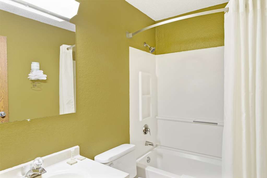 Hotel Super 8 By Wyndham Mentor/cleveland Area 2*